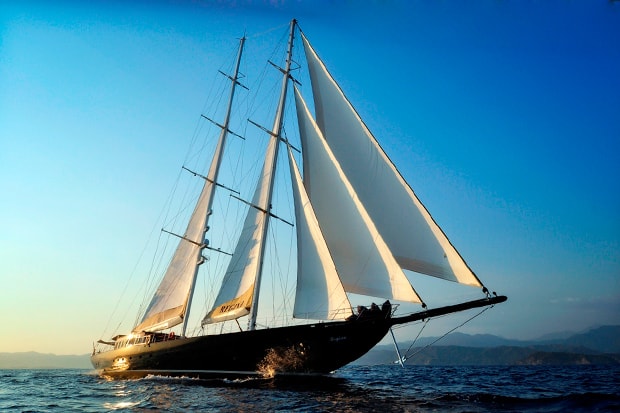 James Bond 007 Skyfall 中的 Yacht 豪華帆船售價  1420 萬美元