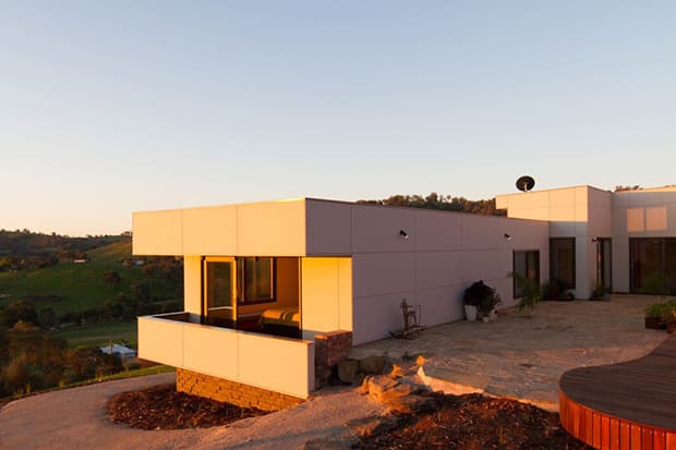 Splitters Creek House by Nest Architects