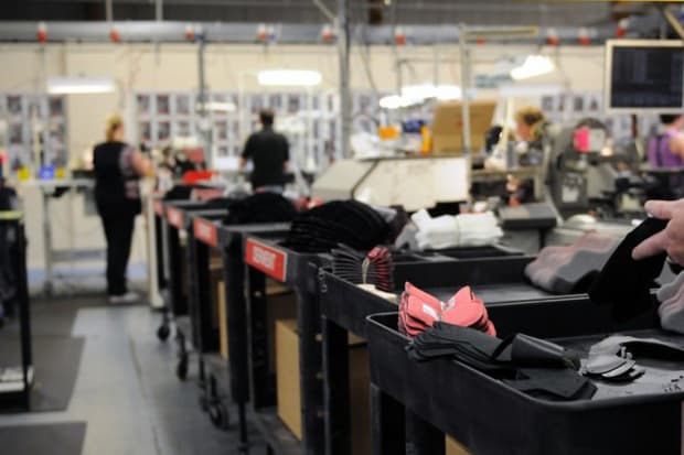 size? x Staple Design x New Balance “Black Pigeon” 577 三方聯名別注鞋款製作流程公開！