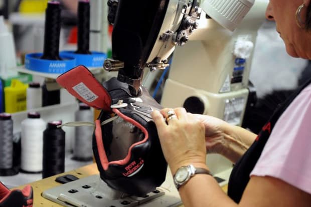 size? x Staple Design x New Balance “Black Pigeon” 577 三方聯名別注鞋款製作流程公開！