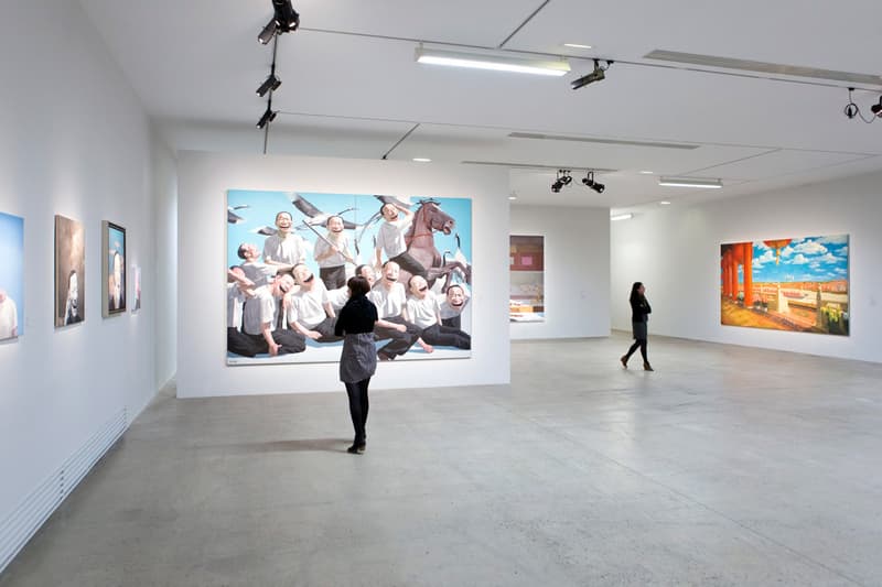 中國藝術家岳敏君於巴黎藝術空間 Fondation Cartier 舉辦首次個人 “L’ombre D’un Fou Rire” 展覽 