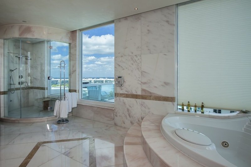 一同參觀 Pharrell Williams 位於 Miami 邁阿密價值 $1680 萬美元的 Penthouse 住宅