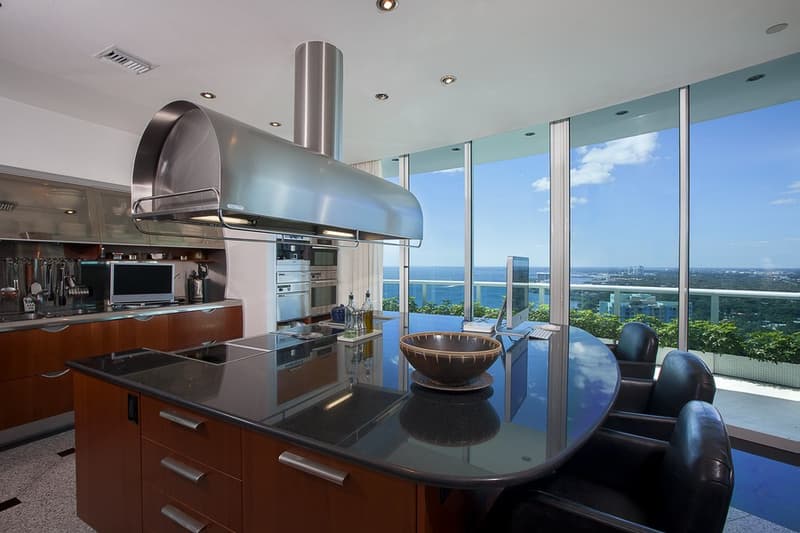 一同參觀 Pharrell Williams 位於 Miami 邁阿密價值 $1680 萬美元的 Penthouse 住宅