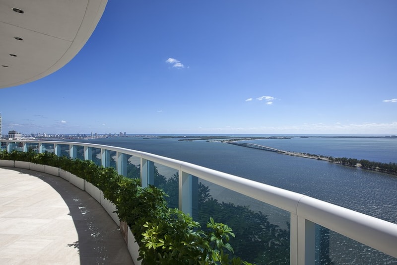 一同參觀 Pharrell Williams 位於 Miami 邁阿密價值 $1680 萬美元的 Penthouse 住宅