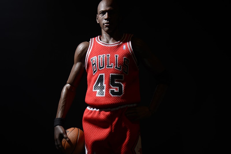 ENTERBAY  推出 1/6 Limited edition Real Masterpiece: Michael Jordan (Series 1 I’M BACK!) 蠟像級限量人偶 