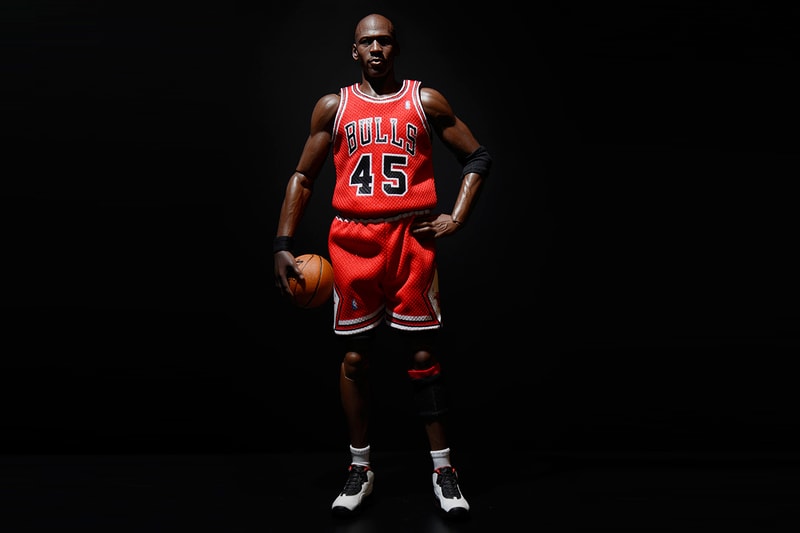 ENTERBAY  推出 1/6 Limited edition Real Masterpiece: Michael Jordan (Series 1 I’M BACK!) 蠟像級限量人偶 