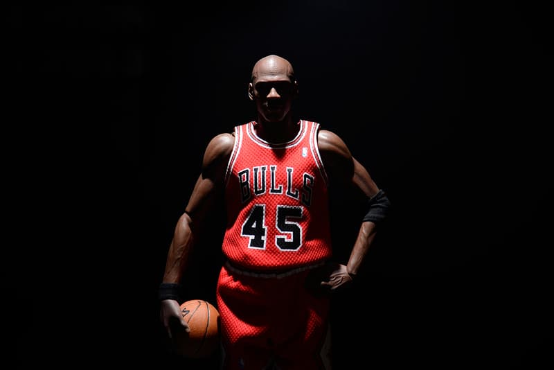 ENTERBAY  推出 1/6 Limited edition Real Masterpiece: Michael Jordan (Series 1 I’M BACK!) 蠟像級限量人偶 