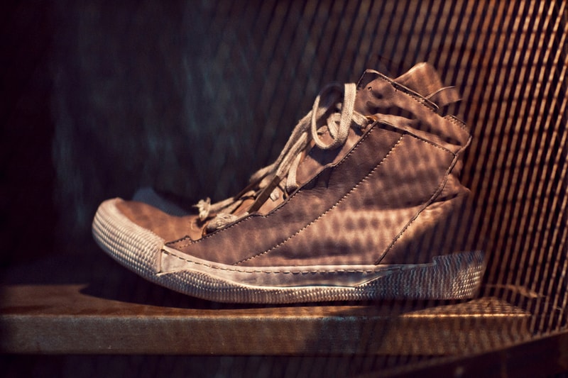 Boris Bidjan Saberi 2012 秋冬 BAMBA2-F235 Mid-Top Sneaker 鞋款