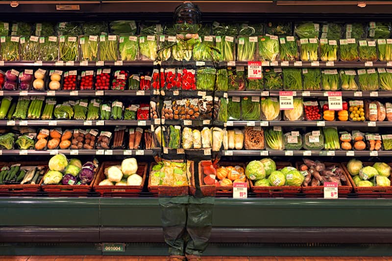 劉勃麟（Liu Bolin）於 Galerie Paris-Beijing 舉行 “Hiding in the City” 展覽 