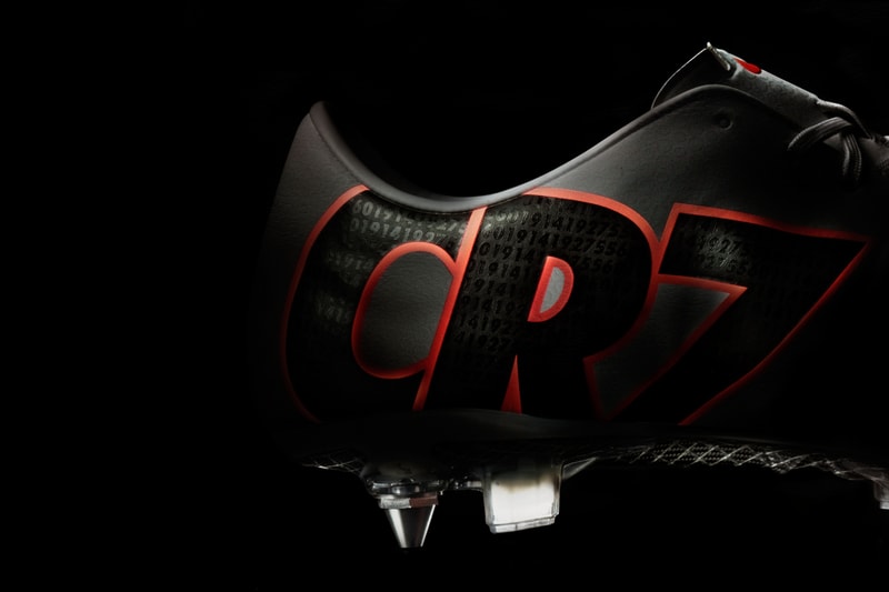 Nike 慶祝 Cristiano Ronaldo 突破紀錄 推出新一代 CR Mercurial IX 球靴