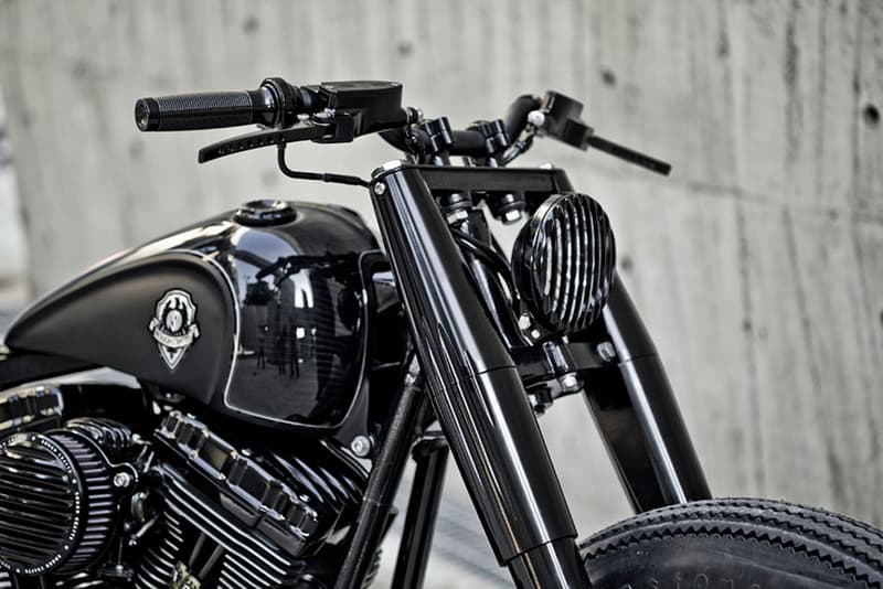 Rough Crafts x Roland Sands Design Shadow Rocket 摩托車