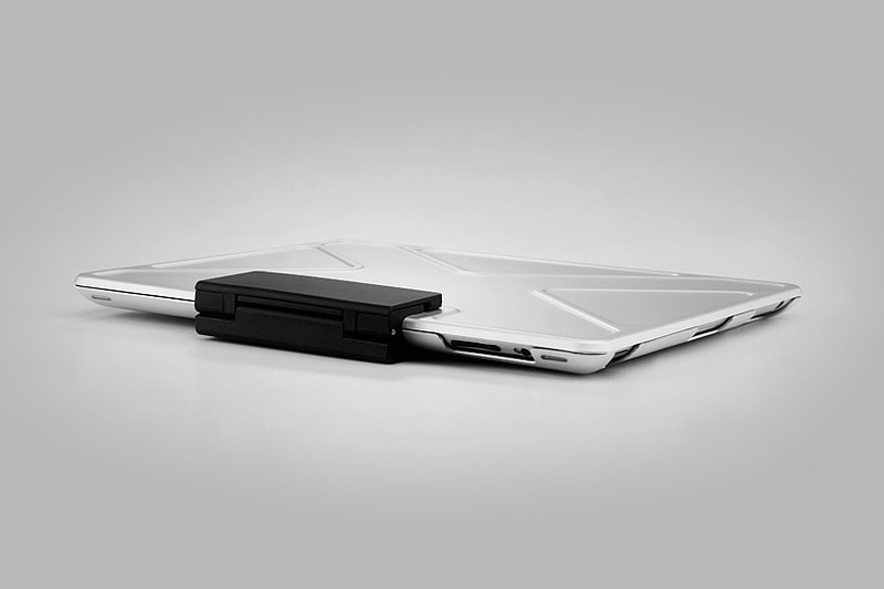 由 Andrea Ponti 設計的 iPad “Tank Case”鋁制保護殼