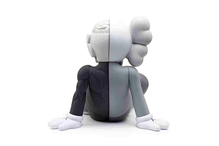 OriginalFake KAWS Companion “Resting Place”Black & Grey 全新配色設計藝術公仔玩偶預覽
