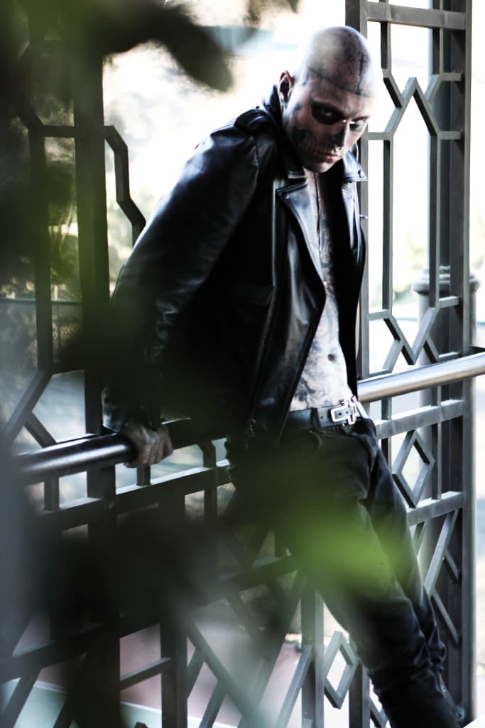 “僵屍男孩”Rick Genest 與 Jasmine Sanders 拍攝“Beauty &amp; the Beast”主題照片組