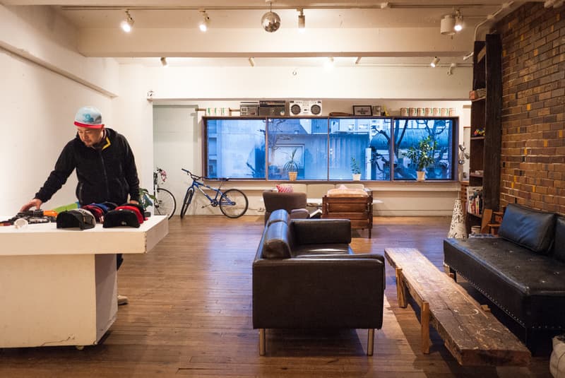 Hypebeast Spaces: 造訪日本攝影師米原康正的工作室