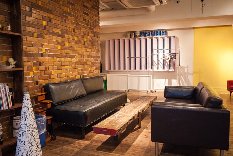 Hypebeast Spaces: 造訪日本攝影師米原康正的工作室