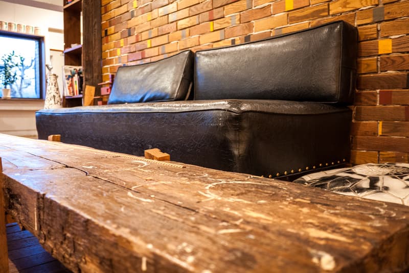 Hypebeast Spaces: 造訪日本攝影師米原康正的工作室