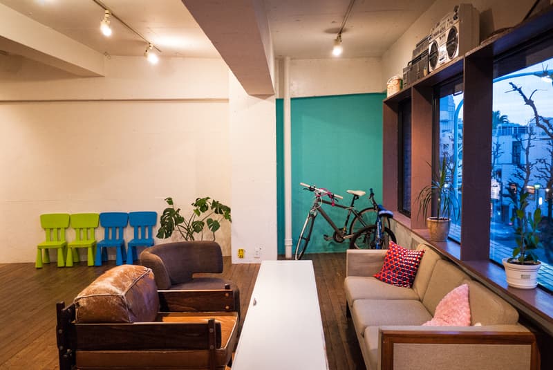 Hypebeast Spaces: 造訪日本攝影師米原康正的工作室