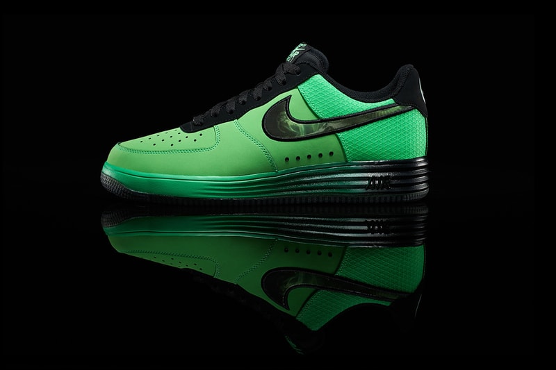 Nike Sportswear “Superhuman” 運動鞋系列