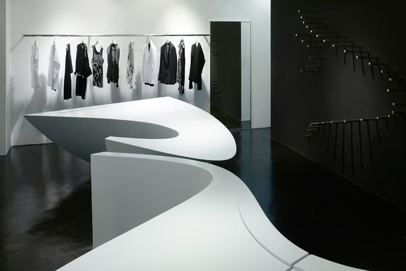 Zaha Hadid x Neil Barrett 優雅幾何學風格的概念「店中店」