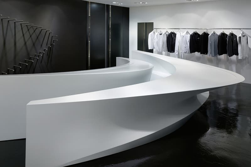 Zaha Hadid x Neil Barrett 優雅幾何學風格的概念「店中店」