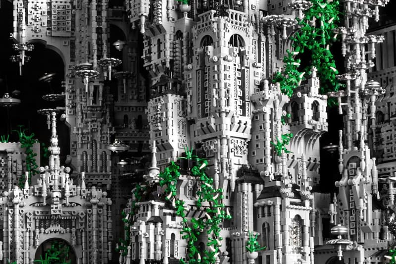  200,000 片樂高積木打造的星際堡壘