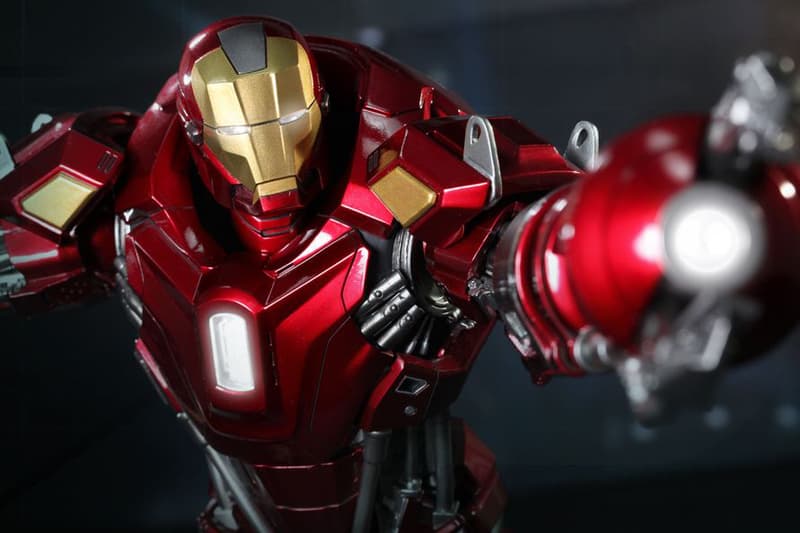 Hot Toys Iron Man 3 Red Snapper Mark XXXV 限量珍藏版玩偶