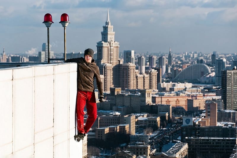 烏克蘭 Mustang Wanted 徒手攀爬各地建築物