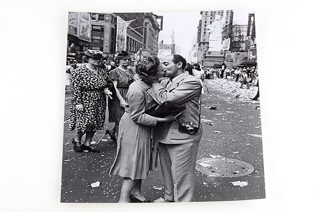 Albert Eisenstaedt 的 V-J Day 萊卡相機
