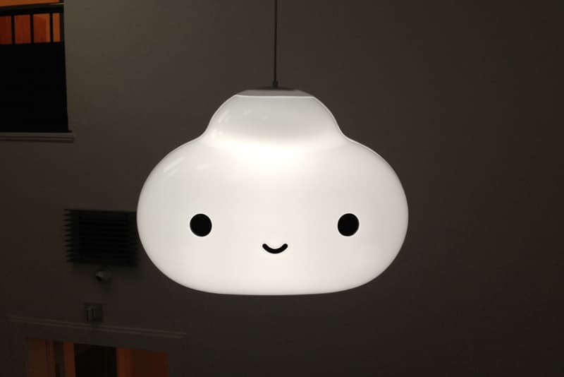 「Into the Clouds」室內燈光裝置