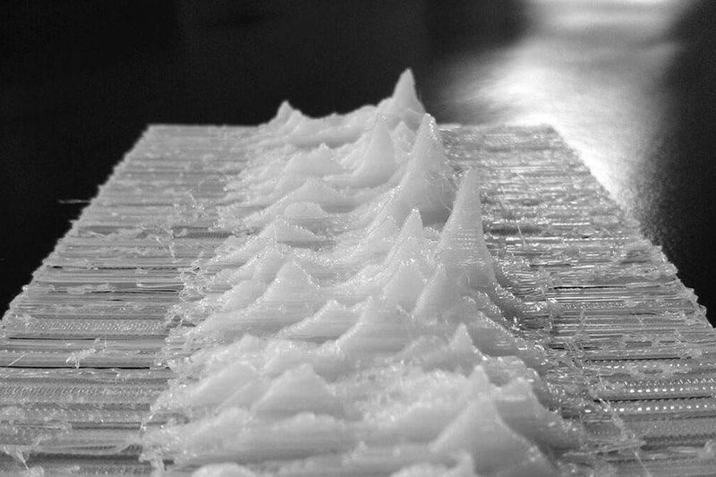 Michael Zoellner 以 3D 打印的方式重現 Joy Division 專輯 “Unknown Pleasures” 經典封面作品