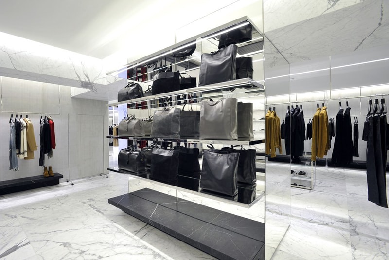 Saint Laurent 在巴黎 Avenue Montaigne 蒙田大道開設全球最大旗艦店