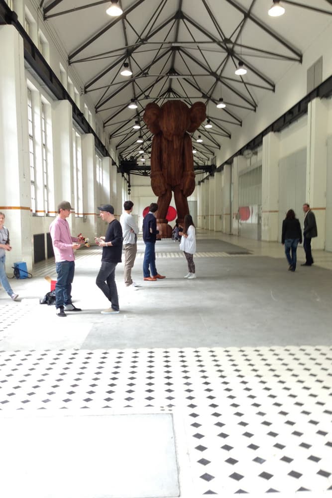 KAWS 于 More Gallery 舉辦 “GISWIL” 藝術展覽