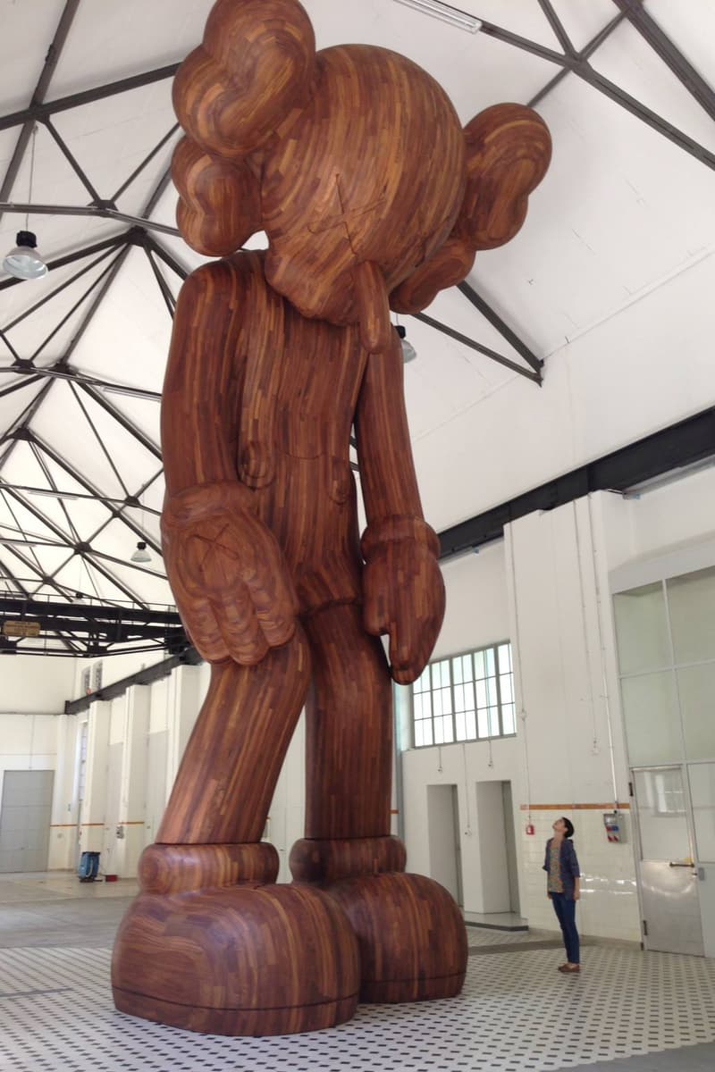 KAWS 於 More Gallery 舉辦 "GISWIL" 展覽預覽
