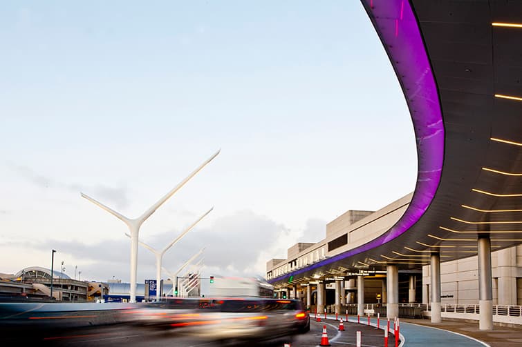 洛杉磯國際機場 LAX 第一期翻新企劃 