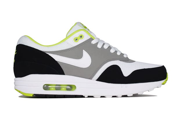 Nike Air Max 1 Essential White/Medium Grey-Black 配色