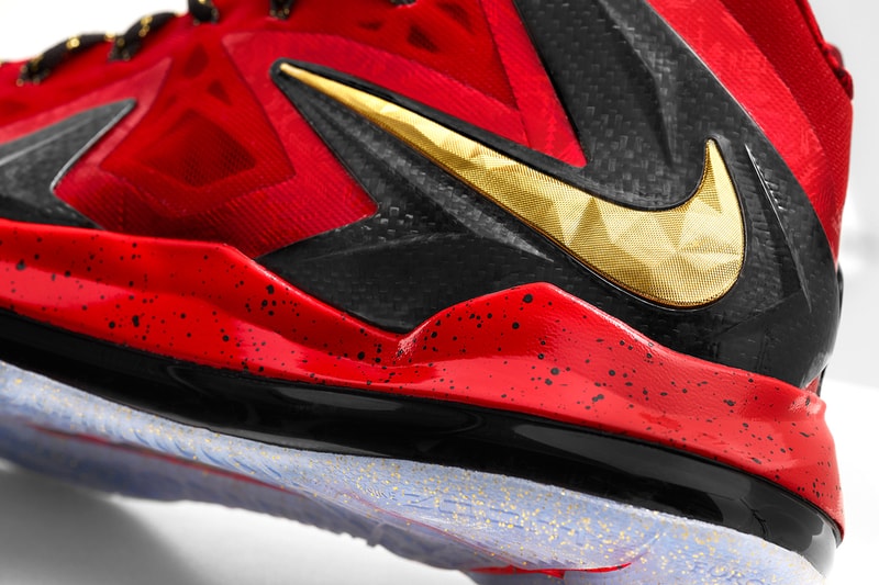 Nike LeBron James 冠軍套裝
