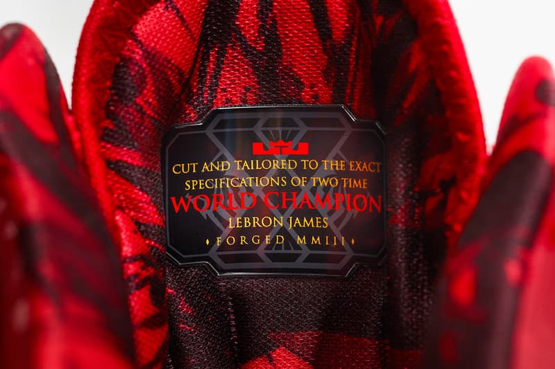 Nike LeBron James 冠軍套裝