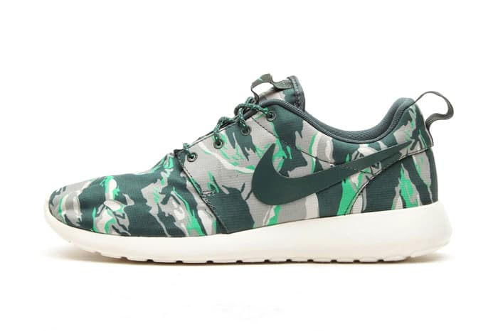 Nike Roshe Run “Green Tiger Camo” 配色