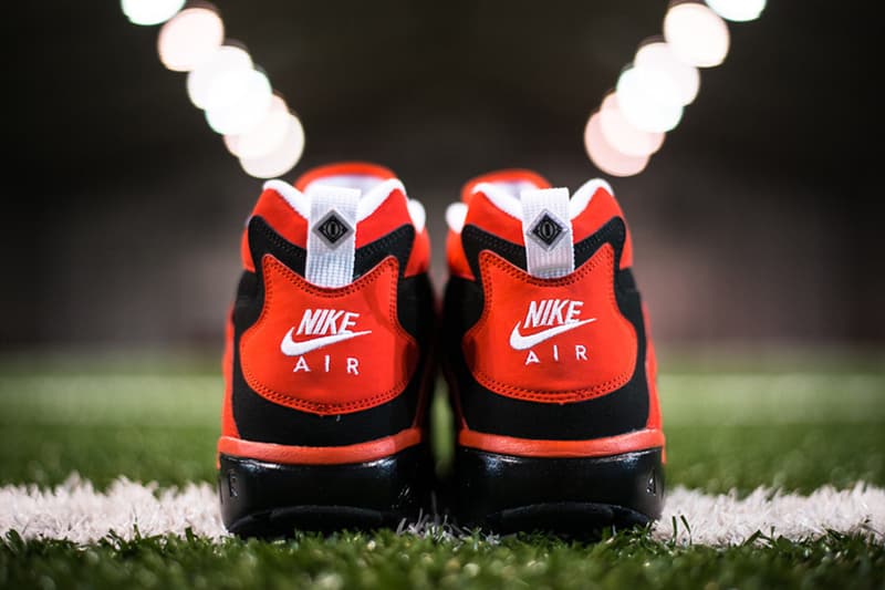 Nike Air Diamond Turf “Challenge Red” 球鞋