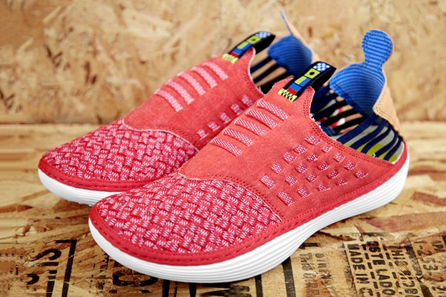 Nike 2013 夏季 Solarsoft Rache WVN PRM QS 鞋款