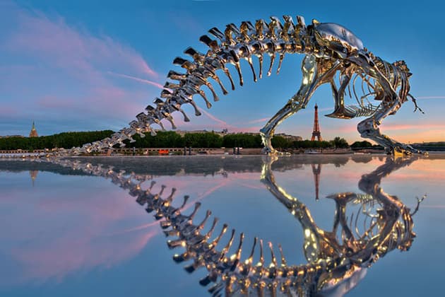 由 Philippe Pasqua 所打造的巨型 T-Rex 霸王龍正“侵占”巴黎 