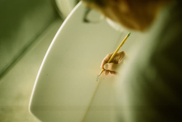 Shawn Stussy 談及衝浪板的製作以及 Stussy 經典 Logo 的來源