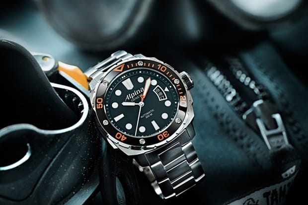 Alpina 300 Extreme Diver Orange 腕錶系列