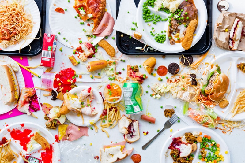 Davide Luciano 和 Claudia Ficca 的 “Meals Interrupted” 攝影系列作品