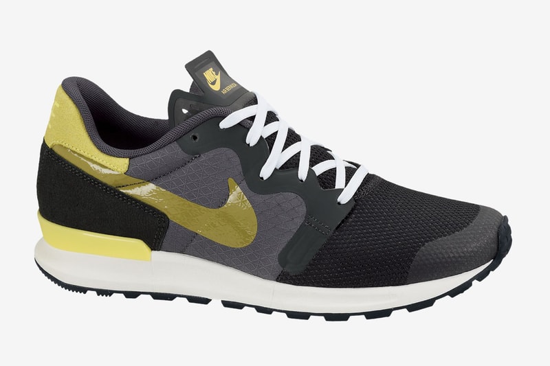 Nike Air Berwuda Black Spruce/Parachute Gold 配色