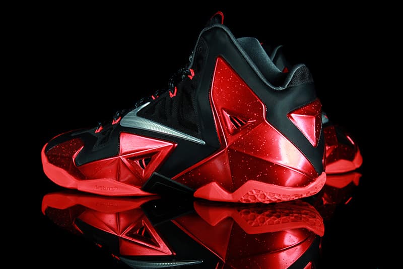 Nike LeBron XI Black/Metallic Silver-University Red-Bright Crimson 新配色預覽