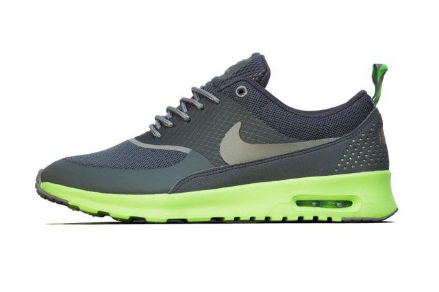 Nike Women’s Air Max Thea Mercury Grey/Mine Grey/Flash Lime 配色