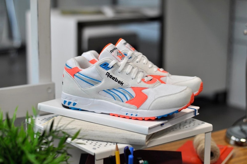 Reebok Inferno “Neon Sign” 跑鞋