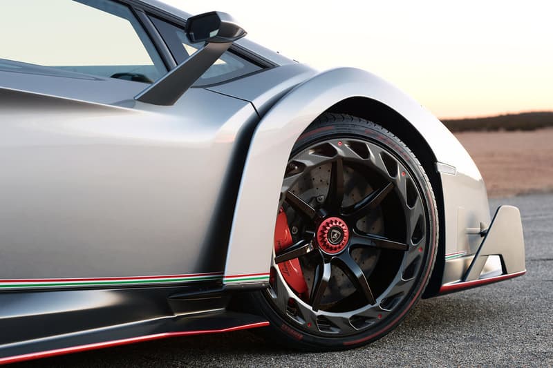 跟隨 Autoblog 走近價值 $470 萬美元的 Lamborghini Veneno